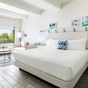 One King Bed Hearing Accessible